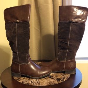 Maurice’s brown boots